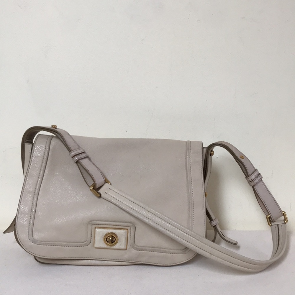 Marc by Marc Jacobs Vintage saddle bag cream leather crossbody bag strap adjusts